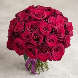 Класически букет от 101 червени рози