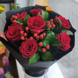 Романтичен букет с червени рози | Доставка София