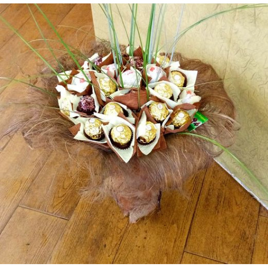 Букет от микс бонбони Ferrero Rocher