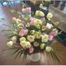 БУКЕТИ С ЕУСТОМИ (Lisianthus)